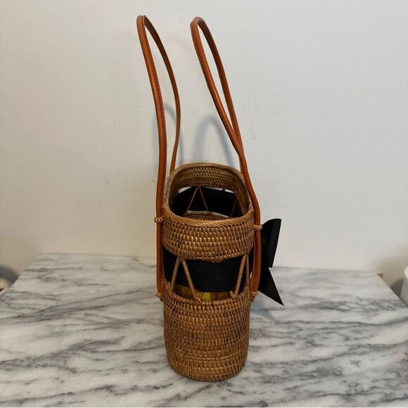 Elegant Queen BEA Tan Woven Bag with Black Bow leather handles - Picture 7 of 15